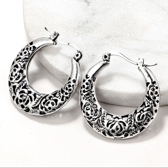 Silver Filigree Boho 3D Lever Top Hoop Earrings - Picture 5 of 9